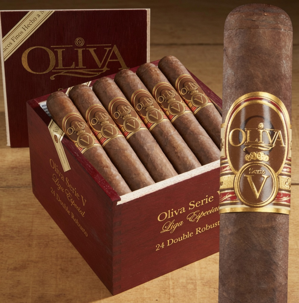 oliva serie v cigar case and cigar